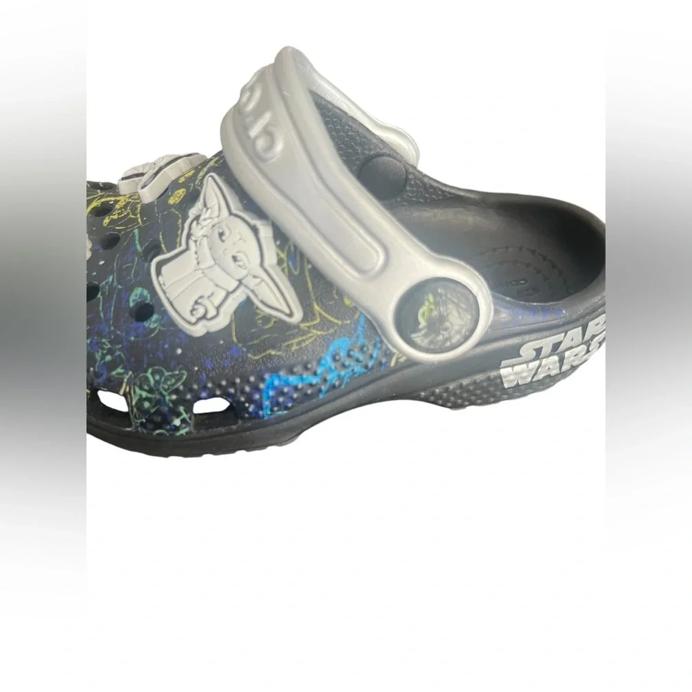 Crocs Classic Star Wars Grogu Baby Yoda Clogs Baby Size 6 - Picture 4 of 7